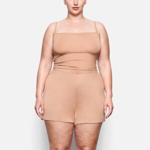 SKIMS SLEEP TANK + SLEEP SHORT BUNDLE LIMITED EDITION: OCHRE XS